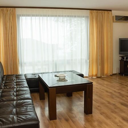 Cozy 1Bd Apartment With A Spacious Terrace By Flat Mаnager Balcsik Kültér fotó