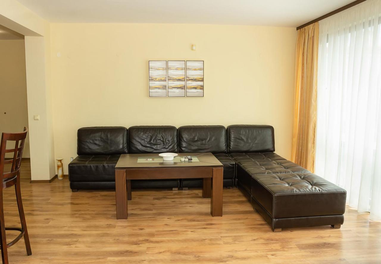 Cozy 1Bd Apartment With A Spacious Terrace By Flat Mаnager Balcsik Kültér fotó