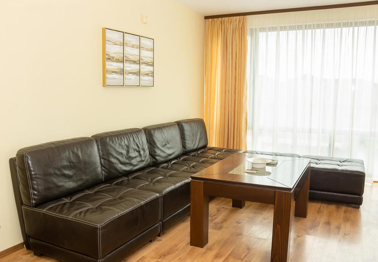 Cozy 1Bd Apartment With A Spacious Terrace By Flat Mаnager Balcsik Kültér fotó