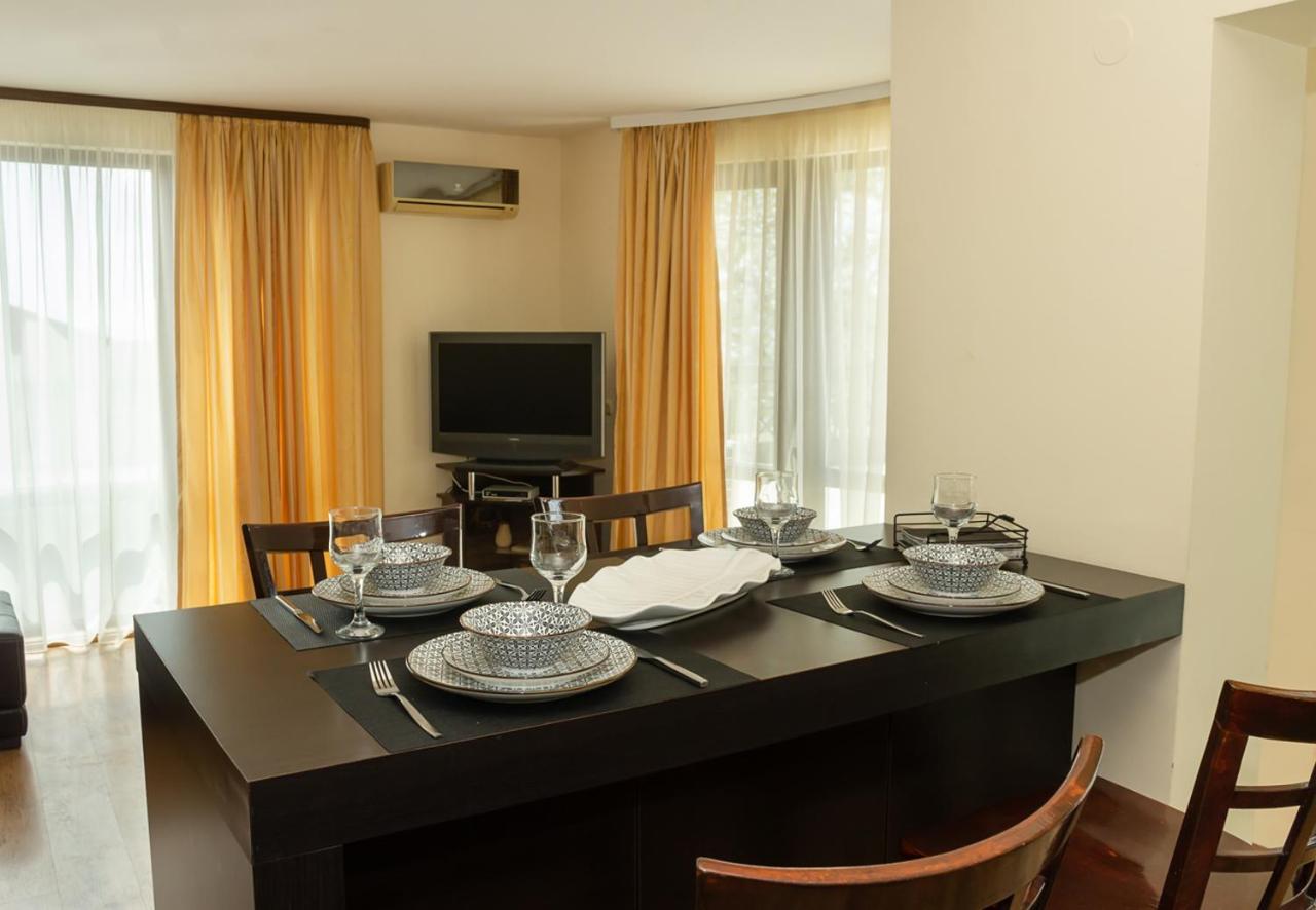 Cozy 1Bd Apartment With A Spacious Terrace By Flat Mаnager Balcsik Kültér fotó