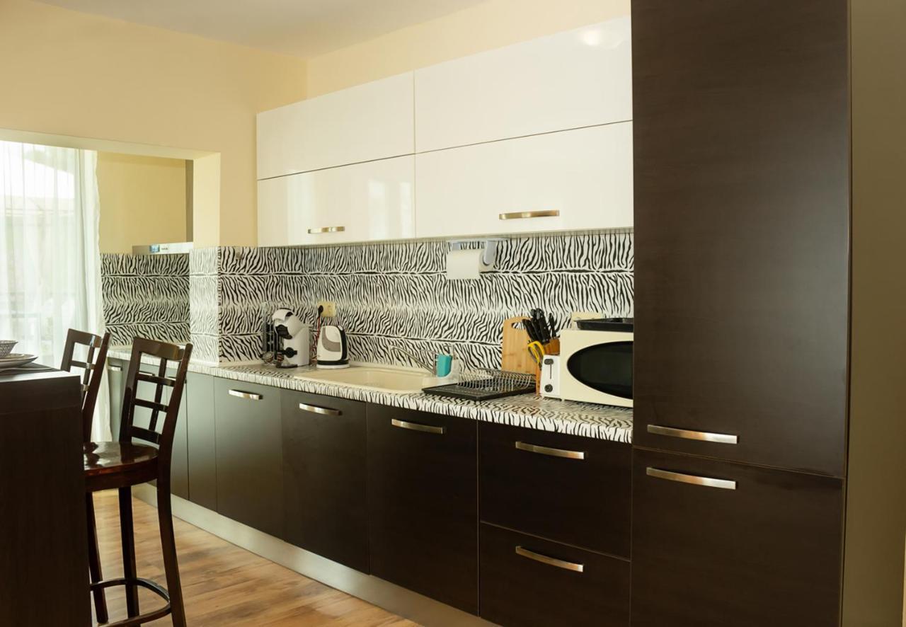 Cozy 1Bd Apartment With A Spacious Terrace By Flat Mаnager Balcsik Kültér fotó
