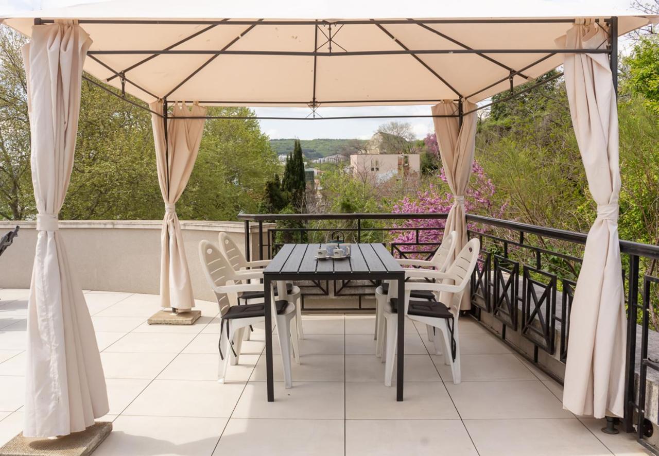 Cozy 1Bd Apartment With A Spacious Terrace By Flat Mаnager Balcsik Kültér fotó